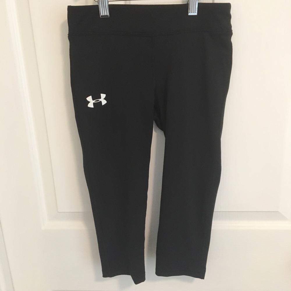 Under Armour black girls Capri sport legging